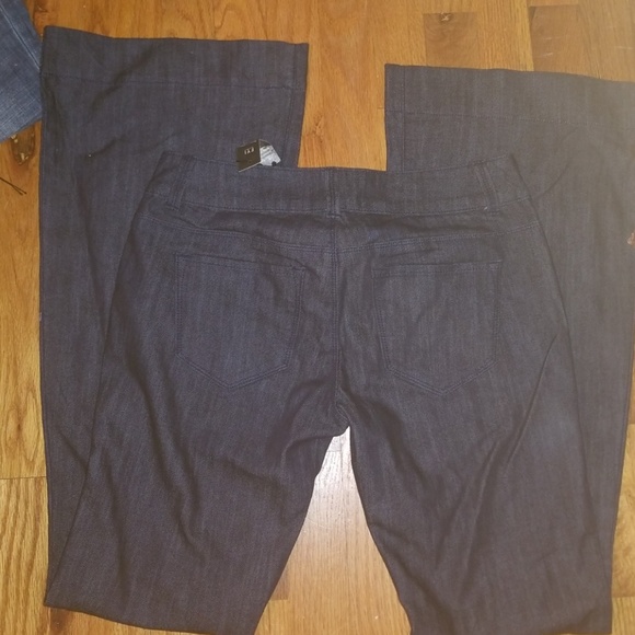 Victoria Secret Flare Low Rise Jeans 4 Tall NEW - Picture 1 of 2